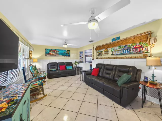 3-bedroom home for sale in Delray Beach - 5135 Palm Ridge Boulevard - MondialRealty