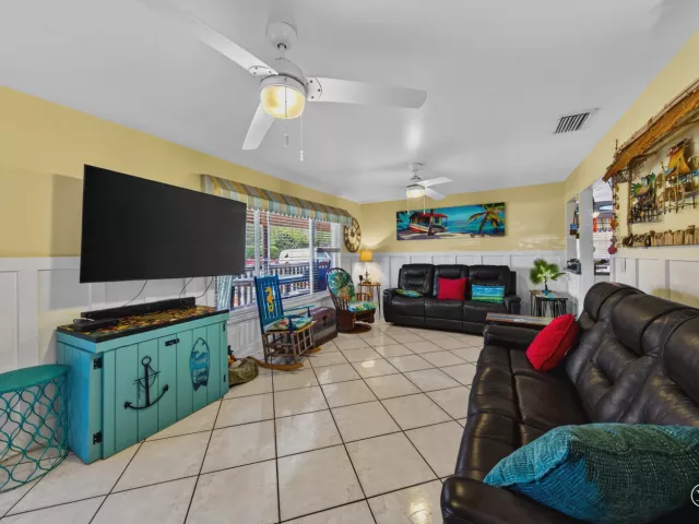 3-bedroom home for sale in Delray Beach - 5135 Palm Ridge Boulevard - MondialRealty