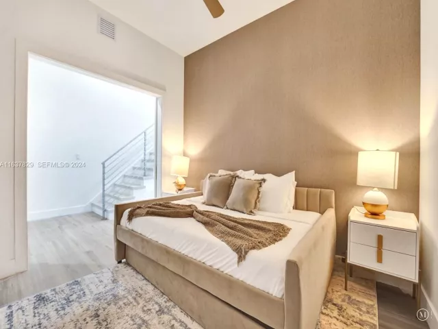 4-bedroom home for rent in Fort Lauderdale - 1222 NE 15th Avenue - MondialRealty