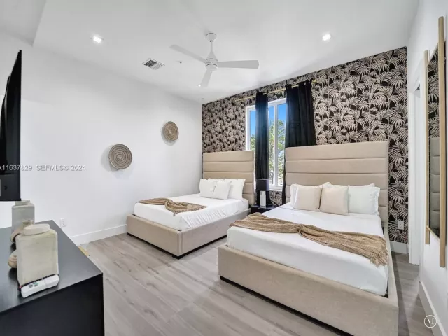 4-bedroom home for rent in Fort Lauderdale - 1222 NE 15th Avenue - MondialRealty