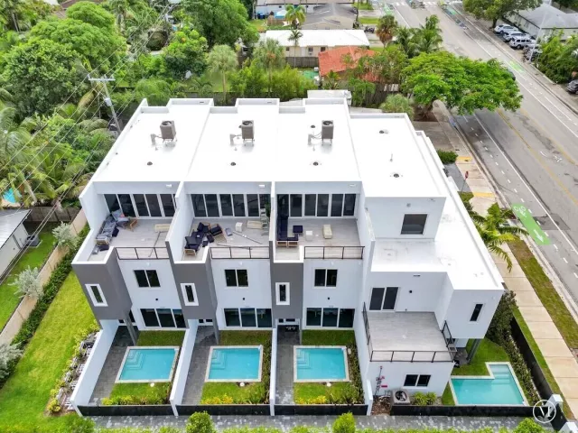 4-bedroom home for rent in Fort Lauderdale - 1222 NE 15th Avenue - MondialRealty