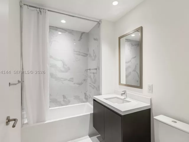 1-bedroom condo for sale in Miami - 851 NE 1st Ave 4405 - MondialRealty