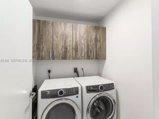 1-bedroom condo for sale in Miami - 851 NE 1st Ave 4405 - MondialRealty