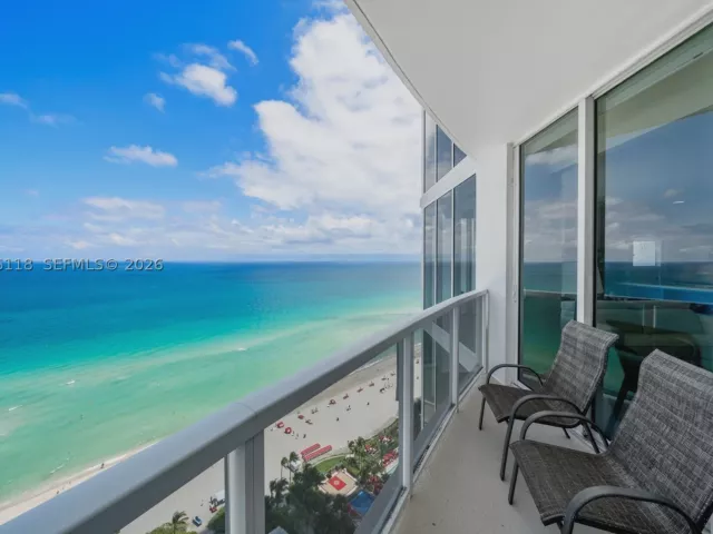 2-bedroom condo for sale in Sunny Isles Beach - 18001 Collins Ave 2209 - MondialRealty