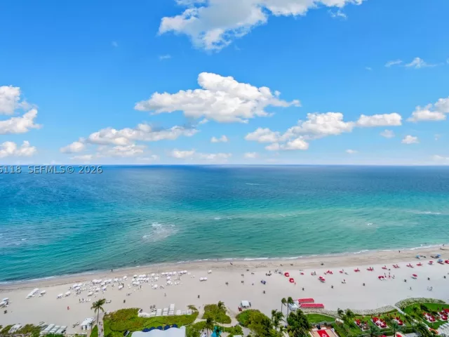 2-bedroom condo for sale in Sunny Isles Beach - 18001 Collins Ave 2209 - MondialRealty