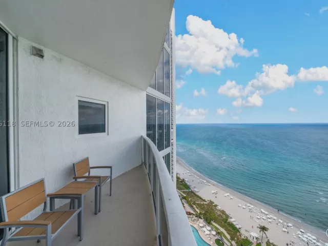 2-bedroom condo for sale in Sunny Isles Beach - 18001 Collins Ave 2209 - MondialRealty