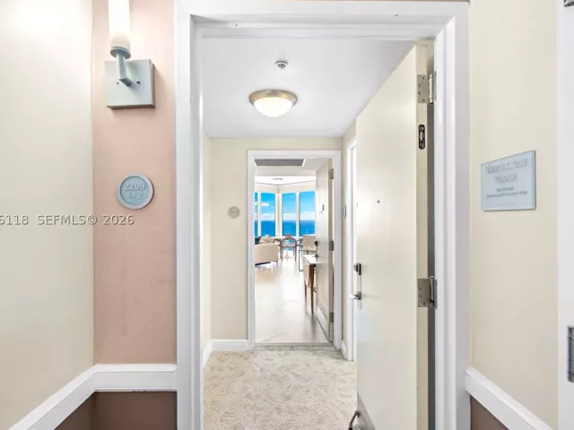 2-bedroom condo for sale in Sunny Isles Beach - 18001 Collins Ave 2209 - MondialRealty