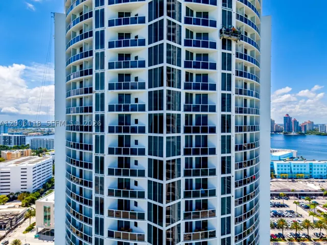 2-bedroom condo for sale in Sunny Isles Beach - 18001 Collins Ave 2209 - MondialRealty