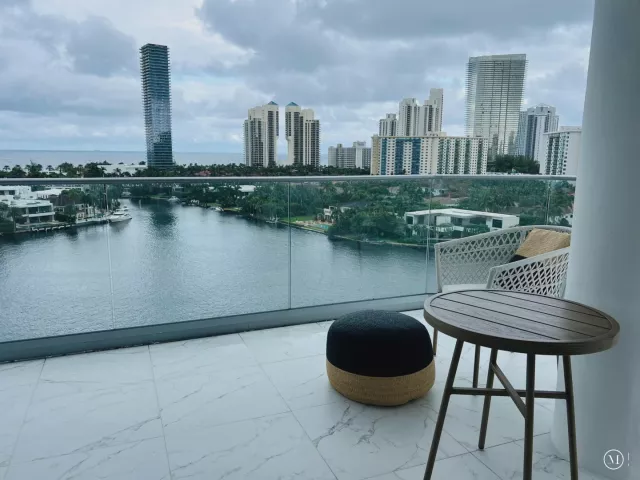 2-bedroom condo for rent in Aventura - 19707 Turnberry Way 12e - MondialRealty