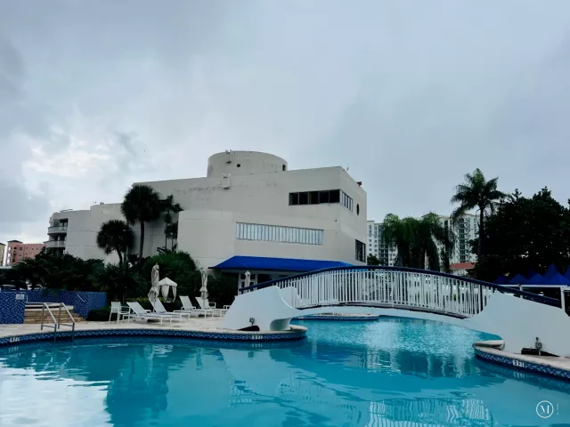 2-bedroom condo for rent in Aventura - 19707 Turnberry Way 12e - MondialRealty