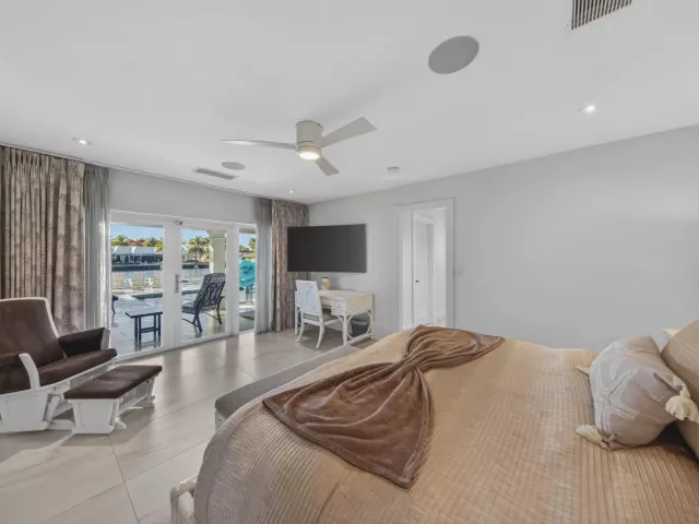 5-bedroom home for rent in Fort Lauderdale - 3109 NE 42nd Court - MondialRealty