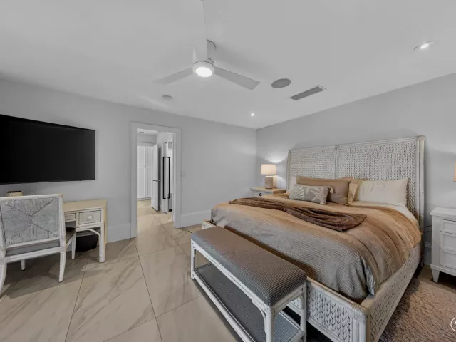 5-bedroom home for rent in Fort Lauderdale - 3109 NE 42nd Court - MondialRealty