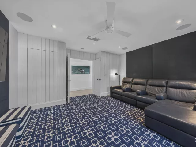 5-bedroom home for rent in Fort Lauderdale - 3109 NE 42nd Court - MondialRealty