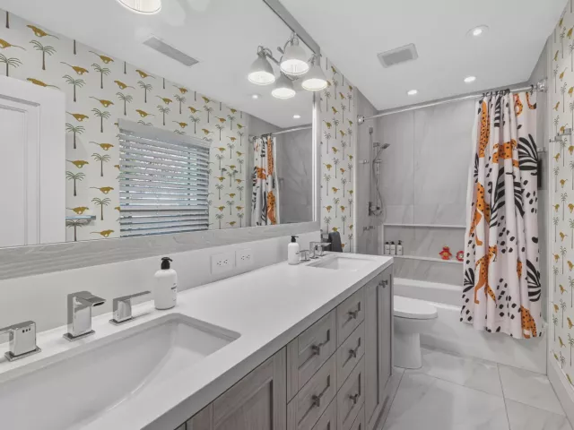 5-bedroom home for rent in Fort Lauderdale - 3109 NE 42nd Court - MondialRealty