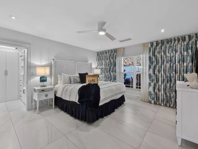 5-bedroom home for rent in Fort Lauderdale - 3109 NE 42nd Court - MondialRealty