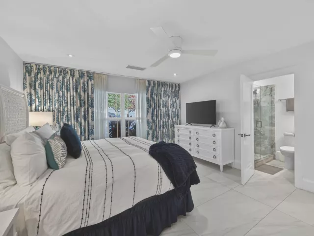 5-bedroom home for rent in Fort Lauderdale - 3109 NE 42nd Court - MondialRealty