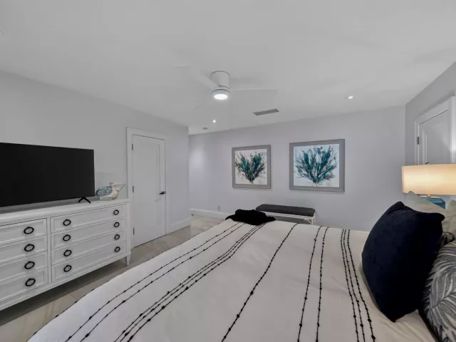 5-bedroom home for rent in Fort Lauderdale - 3109 NE 42nd Court - MondialRealty