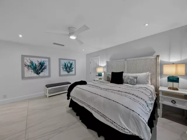 5-bedroom home for rent in Fort Lauderdale - 3109 NE 42nd Court - MondialRealty