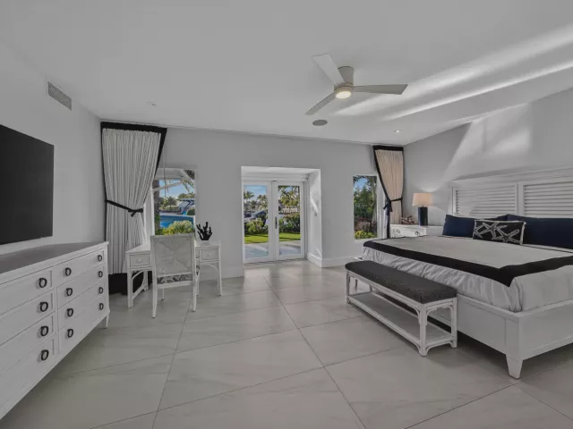 5-bedroom home for rent in Fort Lauderdale - 3109 NE 42nd Court - MondialRealty