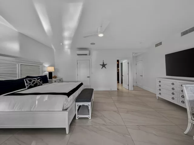 5-bedroom home for rent in Fort Lauderdale - 3109 NE 42nd Court - MondialRealty