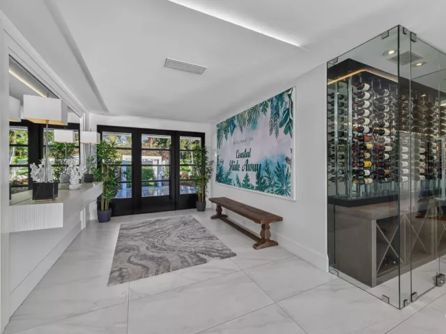 5-bedroom home for rent in Fort Lauderdale - 3109 NE 42nd Court - MondialRealty