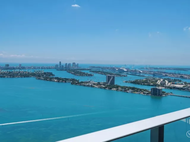 4-bedroom condo for sale in Miami - 700 NE 24th ST 5407 - MondialRealty