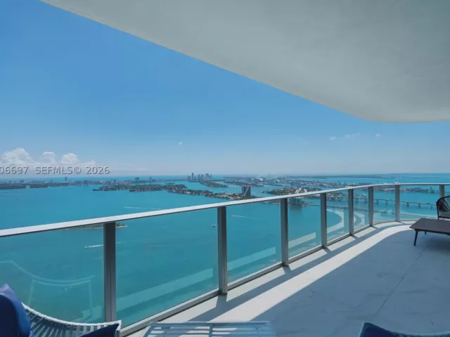 4-bedroom condo for sale in Miami - 700 NE 24th ST 5407 - MondialRealty