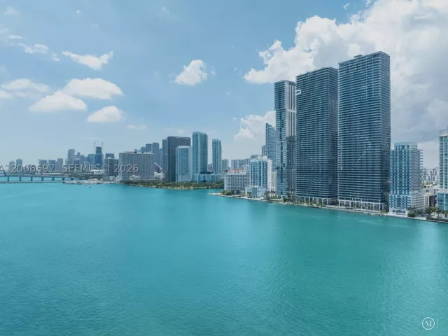 4-bedroom condo for sale in Miami - 700 NE 24th ST 5407 - MondialRealty
