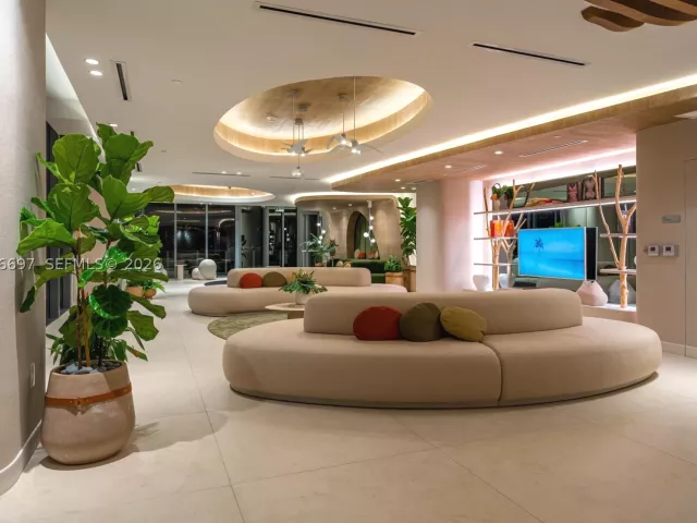 4-bedroom condo for sale in Miami - 700 NE 24th ST 5407 - MondialRealty