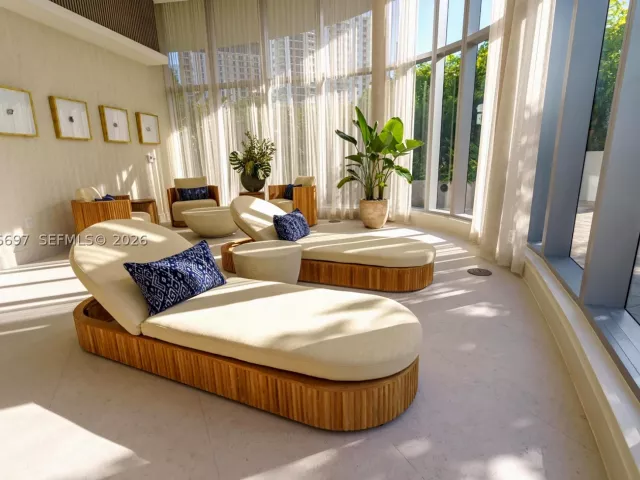 4-bedroom condo for sale in Miami - 700 NE 24th ST 5407 - MondialRealty