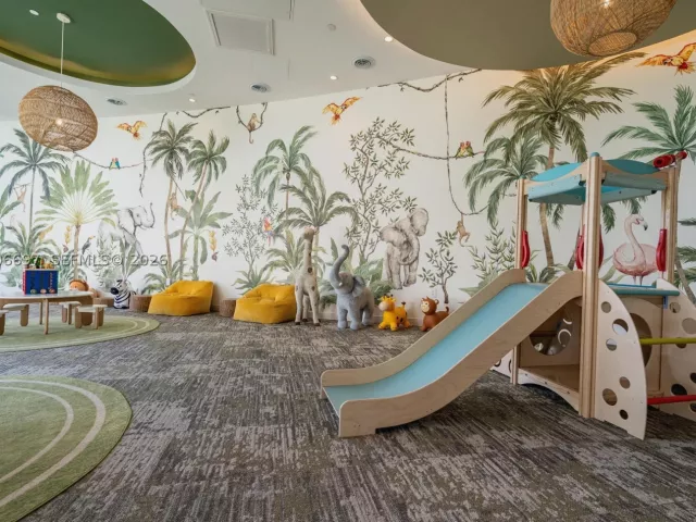 4-bedroom condo for sale in Miami - 700 NE 24th ST 5407 - MondialRealty
