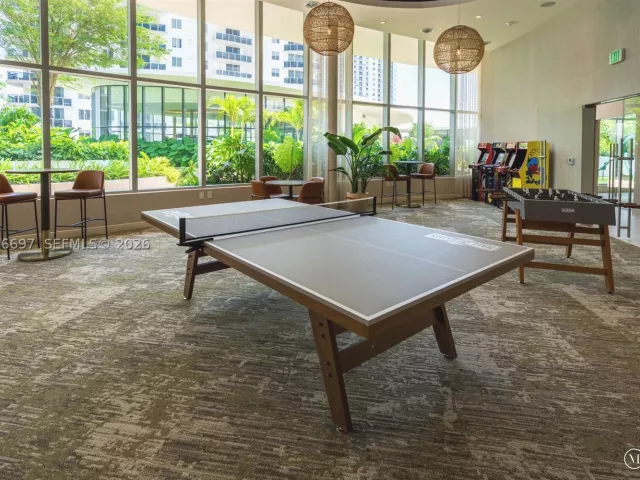 4-bedroom condo for sale in Miami - 700 NE 24th ST 5407 - MondialRealty