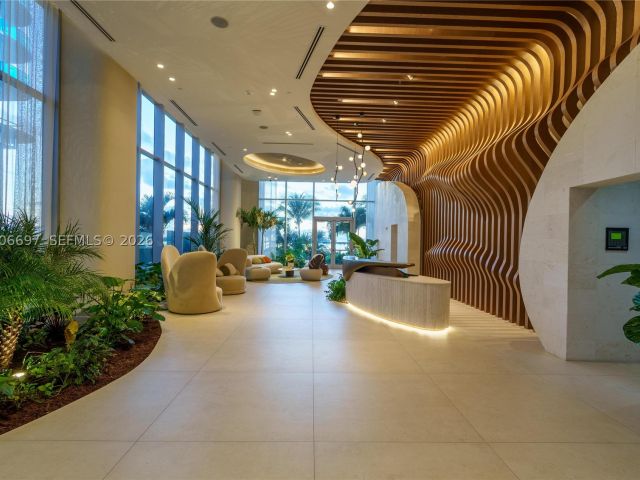 4-bedroom condo for sale in Miami - 700 NE 24th ST 5407 - MondialRealty