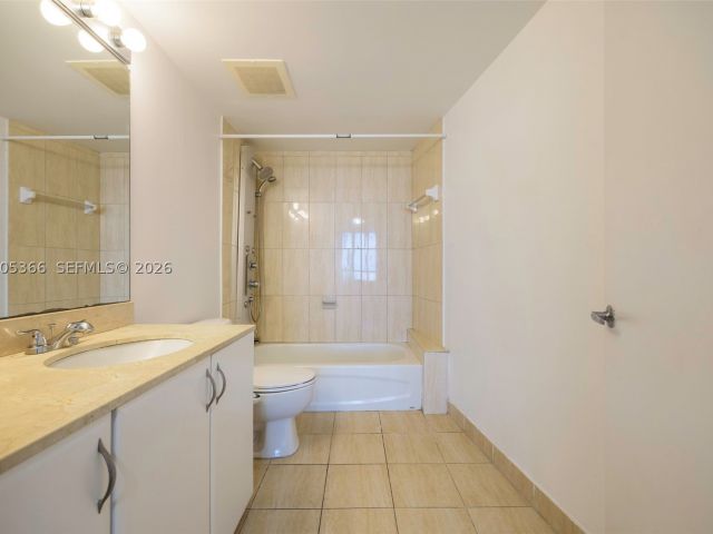 2-bedroom condo for sale in Miami - 1750 N Bayshore Dr 3801 - MondialRealty