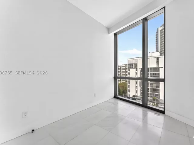 2-bedroom condo for sale in Miami - 175 SE 25th Rd 604 - MondialRealty