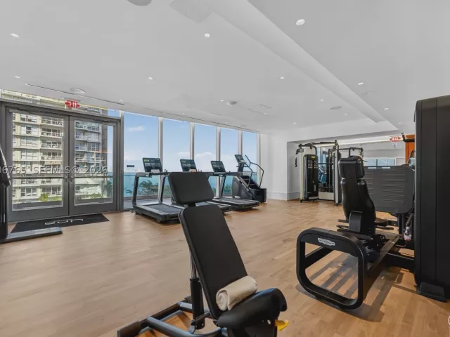 2-bedroom condo for sale in Miami - 175 SE 25th Rd 604 - MondialRealty