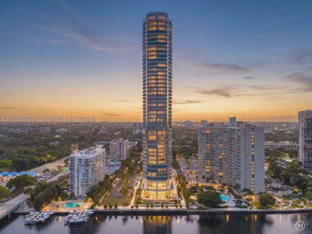 2-bedroom condo for sale in Miami - 175 SE 25th Rd 604 - MondialRealty