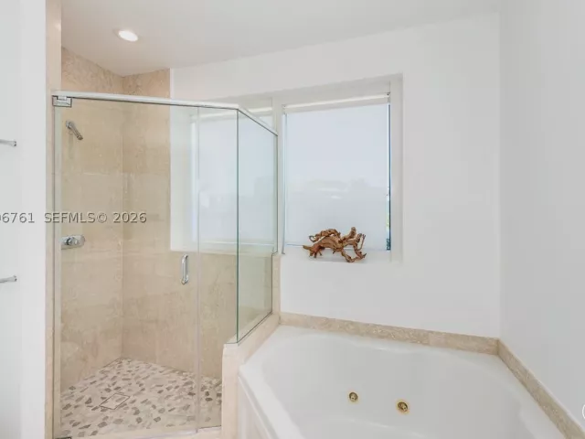 2-bedroom condo for sale in Miami Beach - 400 Alton Rd TH-1A - MondialRealty