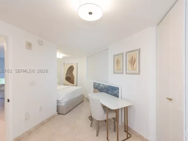 2-bedroom condo for sale in Miami Beach - 400 Alton Rd TH-1A - MondialRealty
