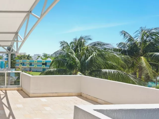 2-bedroom condo for sale in Miami Beach - 400 Alton Rd TH-1A - MondialRealty