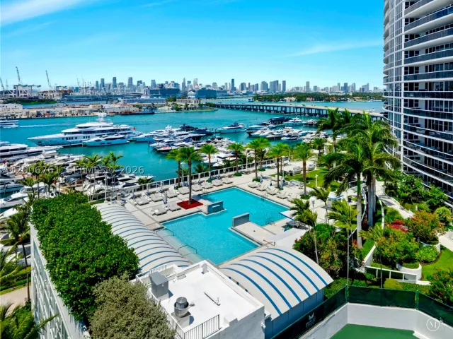 2-bedroom condo for sale in Miami Beach - 400 Alton Rd TH-1A - MondialRealty