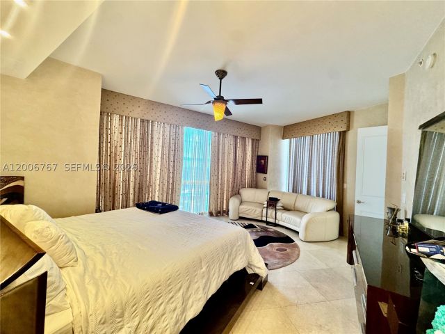 3-bedroom condo for rent in Sunny Isles Beach - 18101 Collins Ave 3901 - MondialRealty
