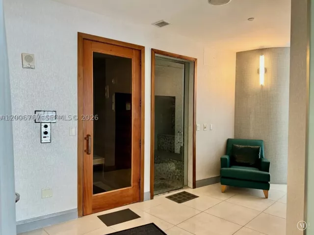3-bedroom condo for rent in Sunny Isles Beach - 18101 Collins Ave 3901 - MondialRealty