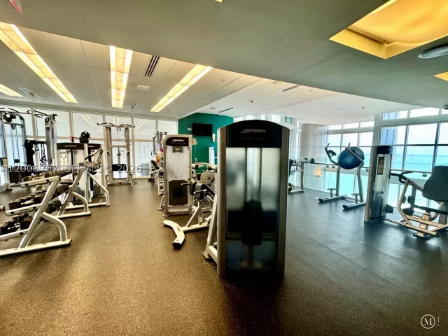 3-bedroom condo for rent in Sunny Isles Beach - 18101 Collins Ave 3901 - MondialRealty