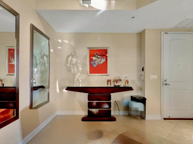 2-bedroom condo for rent in West Palm Beach - 701 S Olive Avenue 1909 - MondialRealty