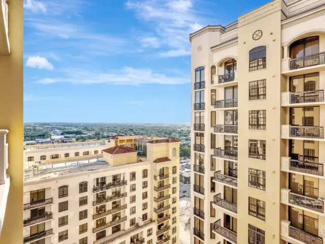 2-bedroom condo for rent in West Palm Beach - 701 S Olive Avenue 1909 - MondialRealty
