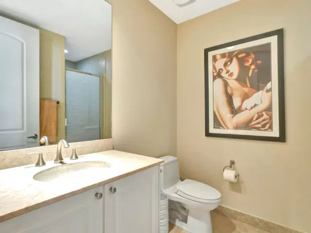 2-bedroom condo for rent in West Palm Beach - 701 S Olive Avenue 1909 - MondialRealty