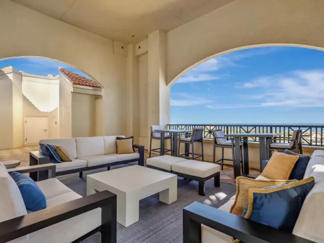 2-bedroom condo for rent in West Palm Beach - 701 S Olive Avenue 1909 - MondialRealty