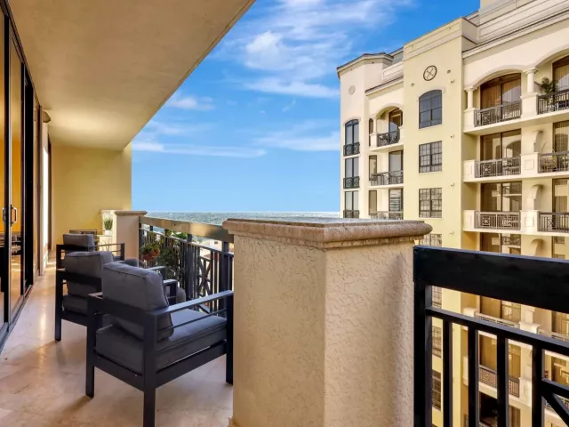 2-bedroom condo for rent in West Palm Beach - 701 S Olive Avenue 1909 - MondialRealty