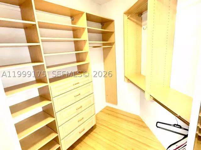 3-bedroom condo for sale in Aventura - 2000 Island Blvd 1801 - MondialRealty